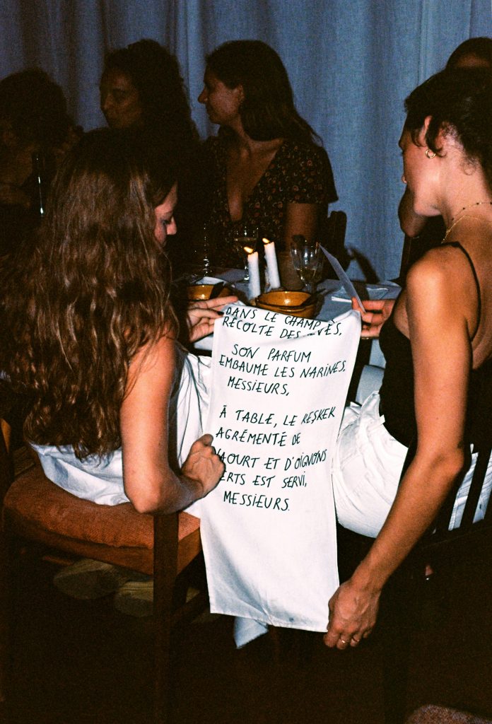 Festa, premier repas autour du keşkek, 14 septembre 2023, Marseille, détail : texte © Emma Tholot